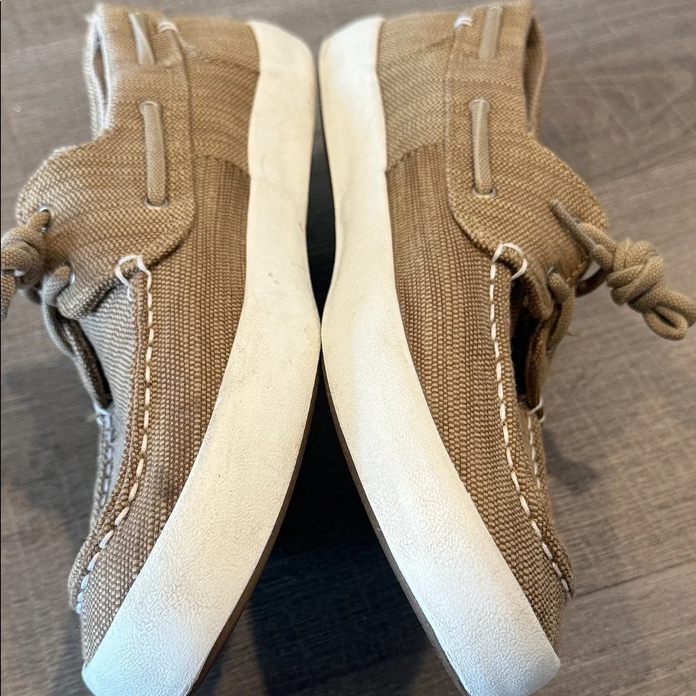 Sperry casual boat
